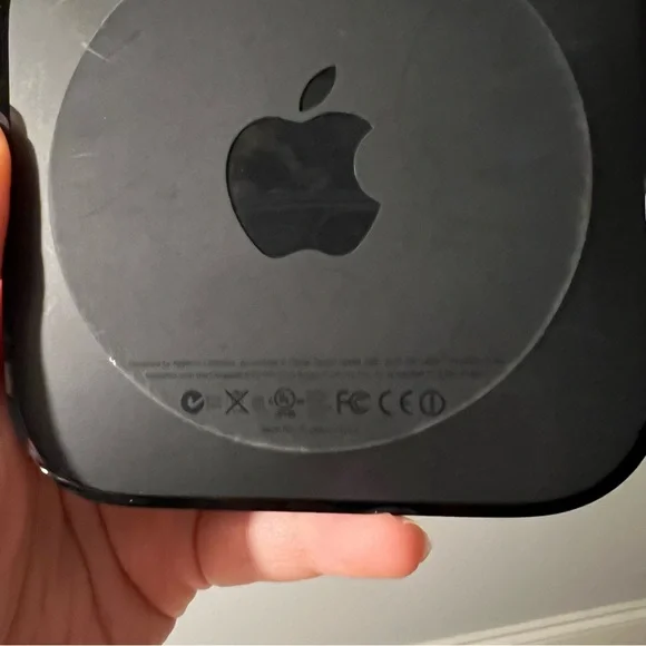 Apple TV 3rd Generation w/Remote and Power Cord, EUC, HP